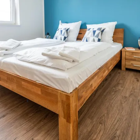 Hangar 19 Luxusbungalow Am H8 * Schwerin (Mecklenburg-Vorpommern)